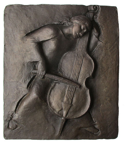 Moshage, Heinrich: Gußrelief „Cellospielerin“